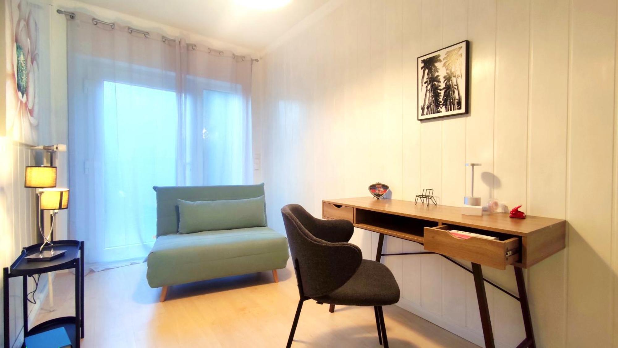 陶努斯施泰因Amselweg Am Waldrand Gelegen Netflix Eigener Carport Uvm公寓 外观 照片